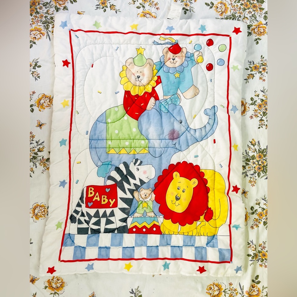 Crib size comforter
